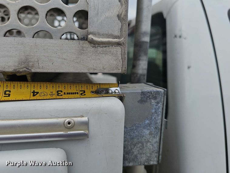 image for item DR3950 2009 Ford F550 XL Super Duty bucket truck