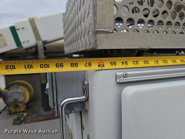 image for item DR3950 2009 Ford F550 XL Super Duty bucket truck