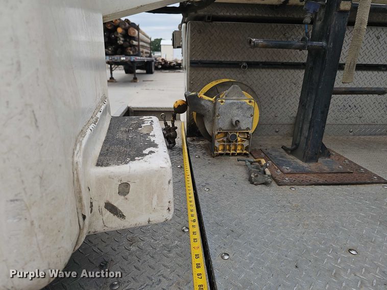 image for item DR3950 2009 Ford F550 XL Super Duty bucket truck