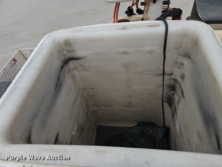 image for item DR3950 2009 Ford F550 XL Super Duty bucket truck