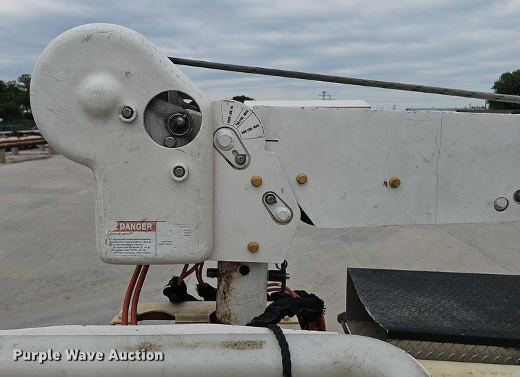 image for item DR3950 2009 Ford F550 XL Super Duty bucket truck