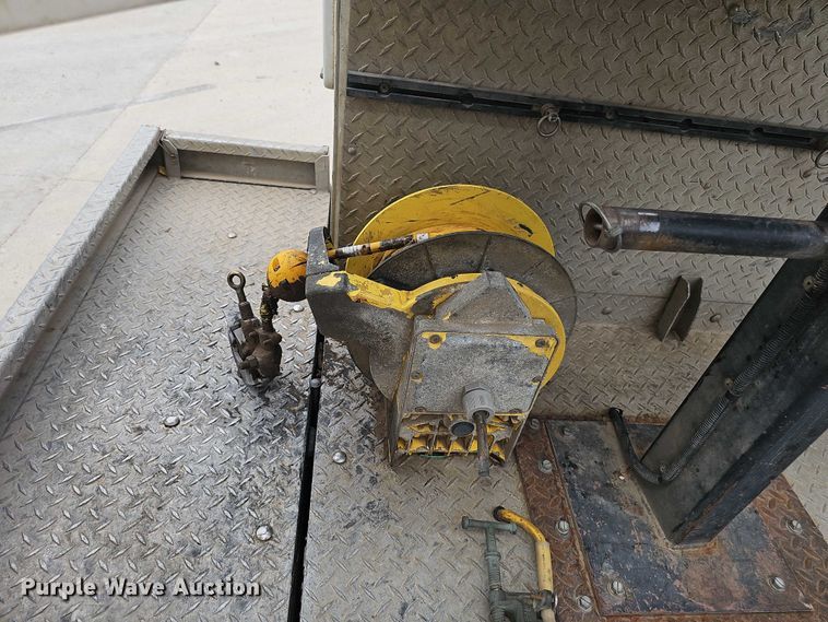 image for item DR3950 2009 Ford F550 XL Super Duty bucket truck