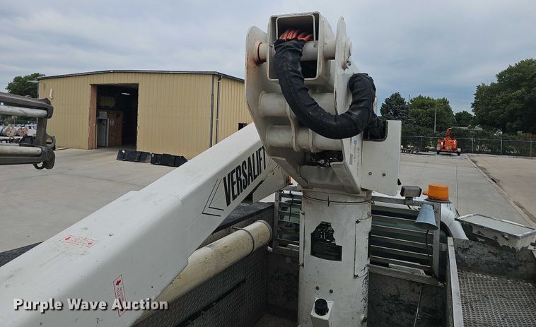 image for item DR3950 2009 Ford F550 XL Super Duty bucket truck