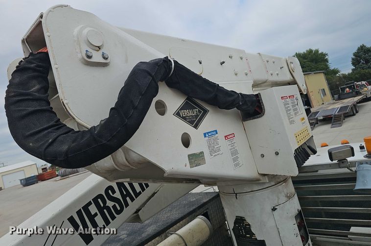 image for item DR3950 2009 Ford F550 XL Super Duty bucket truck