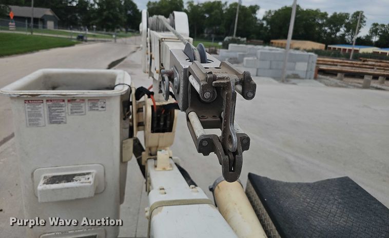 image for item DR3950 2009 Ford F550 XL Super Duty bucket truck