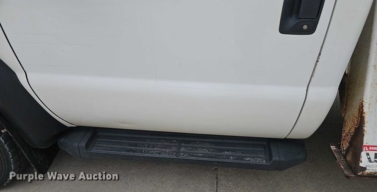 image for item DR3950 2009 Ford F550 XL Super Duty bucket truck
