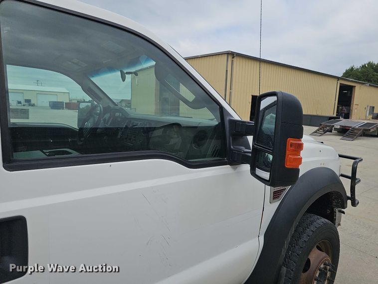 image for item DR3950 2009 Ford F550 XL Super Duty bucket truck