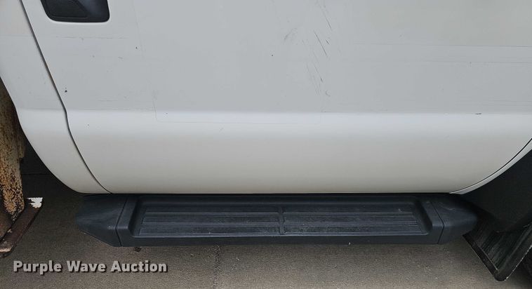 image for item DR3950 2009 Ford F550 XL Super Duty bucket truck