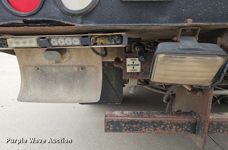 image for item DR3950 2009 Ford F550 XL Super Duty bucket truck