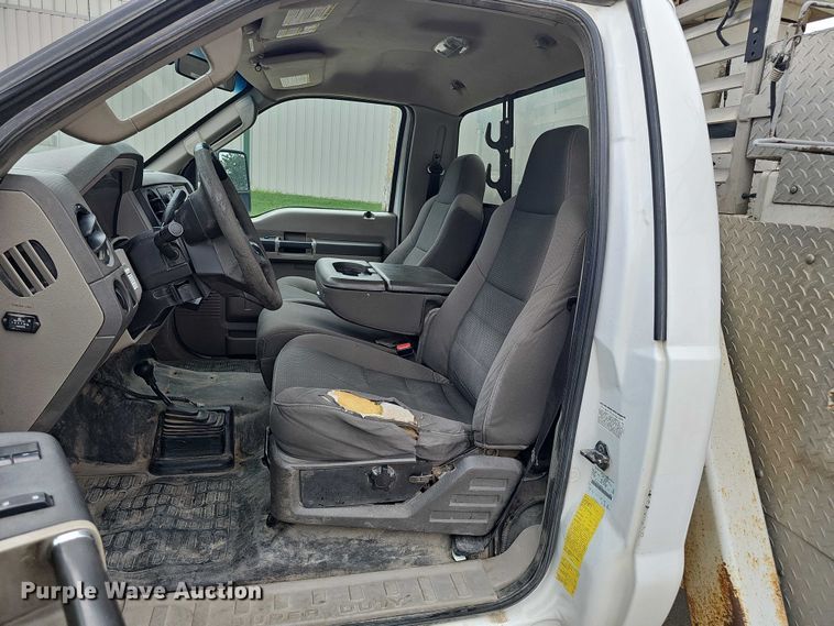 image for item DR3950 2009 Ford F550 XL Super Duty bucket truck