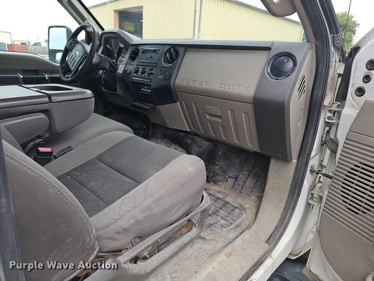 image for item DR3950 2009 Ford F550 XL Super Duty bucket truck