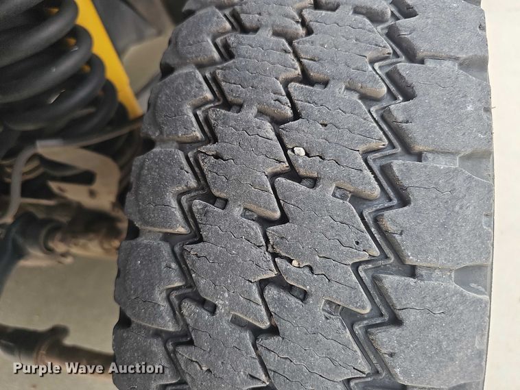 image for item DR3950 2009 Ford F550 XL Super Duty bucket truck