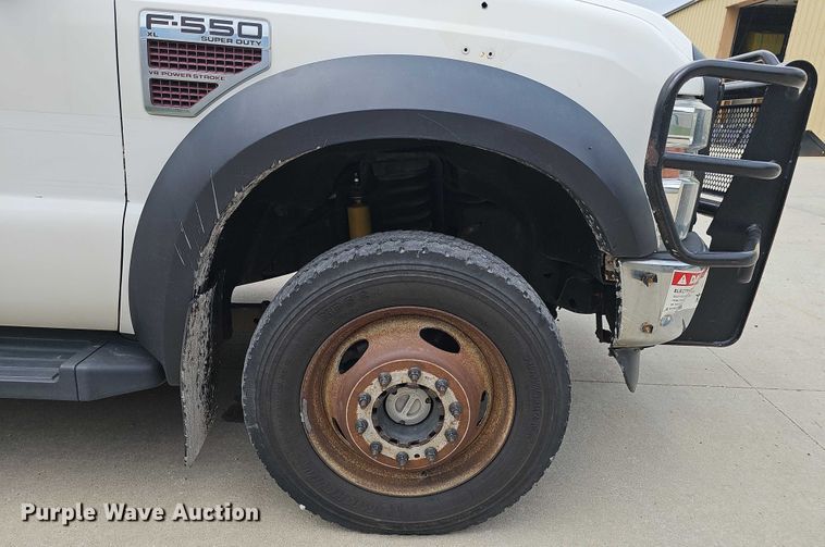 image for item DR3950 2009 Ford F550 XL Super Duty bucket truck