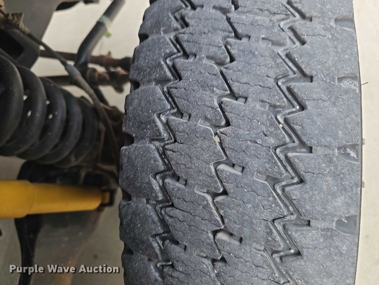 image for item DR3950 2009 Ford F550 XL Super Duty bucket truck