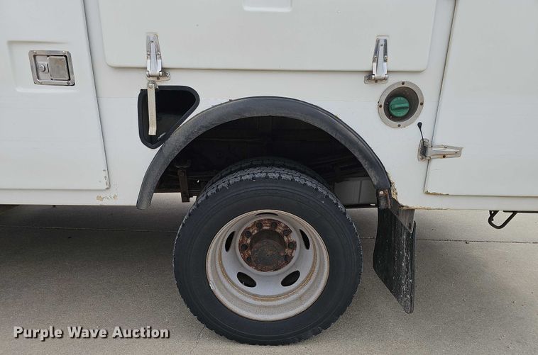 image for item DR3950 2009 Ford F550 XL Super Duty bucket truck