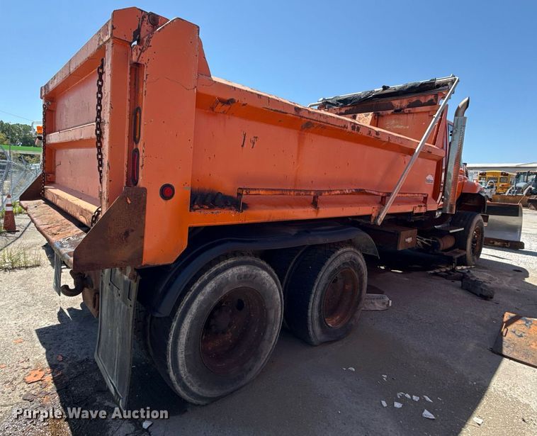 image for item DS4300 2009 International WorkStar 7600 dump truck