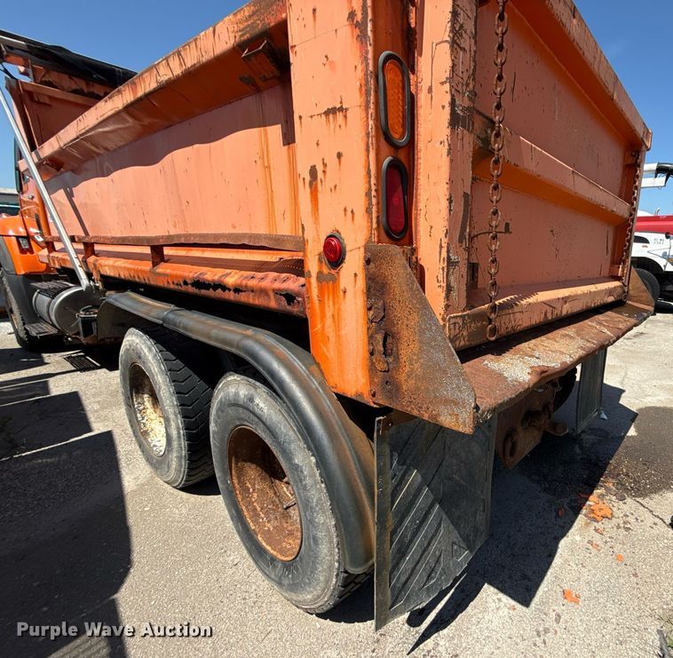 image for item DS4300 2009 International WorkStar 7600 dump truck