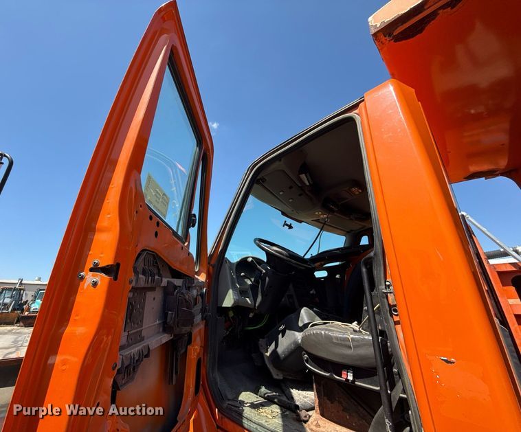 image for item DS4300 2009 International WorkStar 7600 dump truck