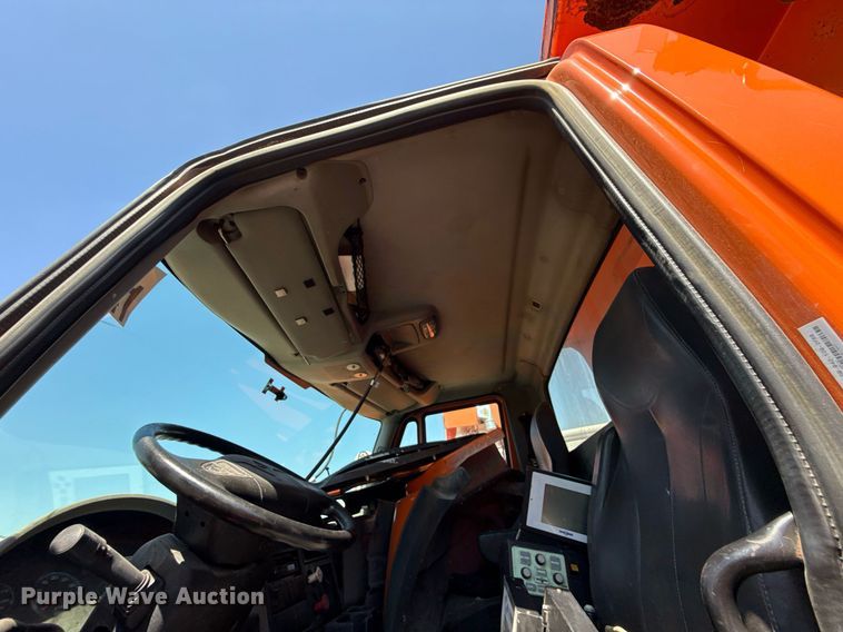 image for item DS4300 2009 International WorkStar 7600 dump truck