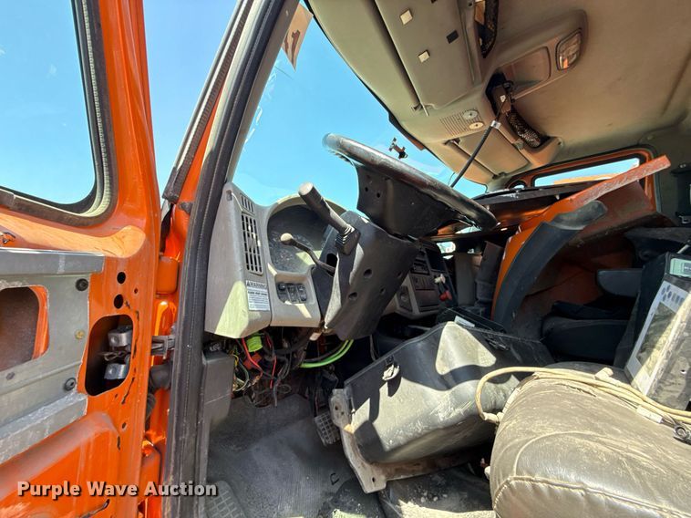 image for item DS4300 2009 International WorkStar 7600 dump truck