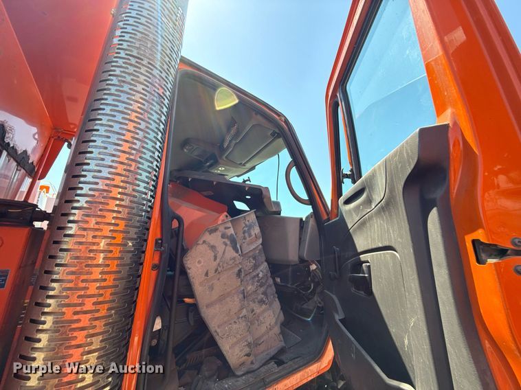 image for item DS4300 2009 International WorkStar 7600 dump truck