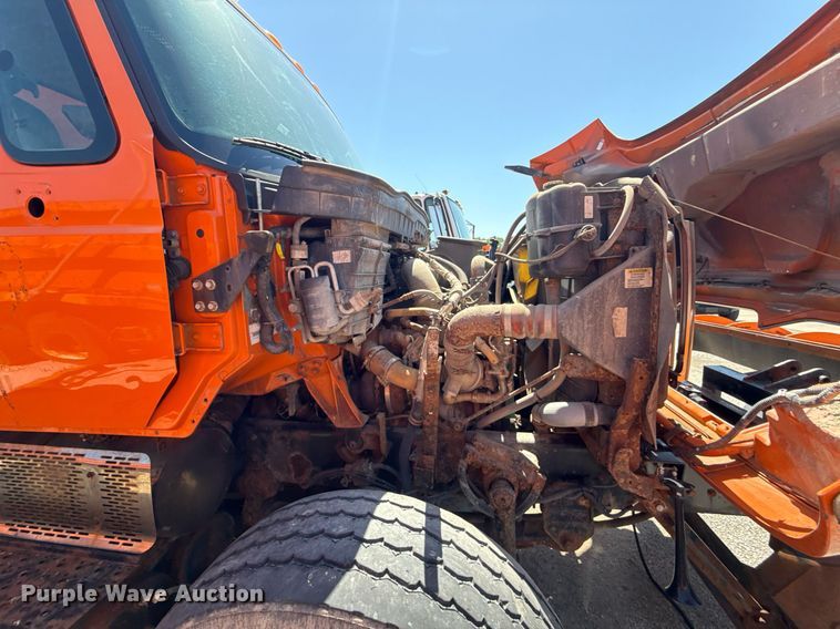 image for item DS4300 2009 International WorkStar 7600 dump truck