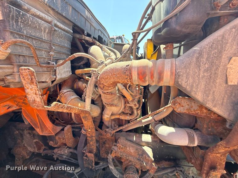 image for item DS4300 2009 International WorkStar 7600 dump truck