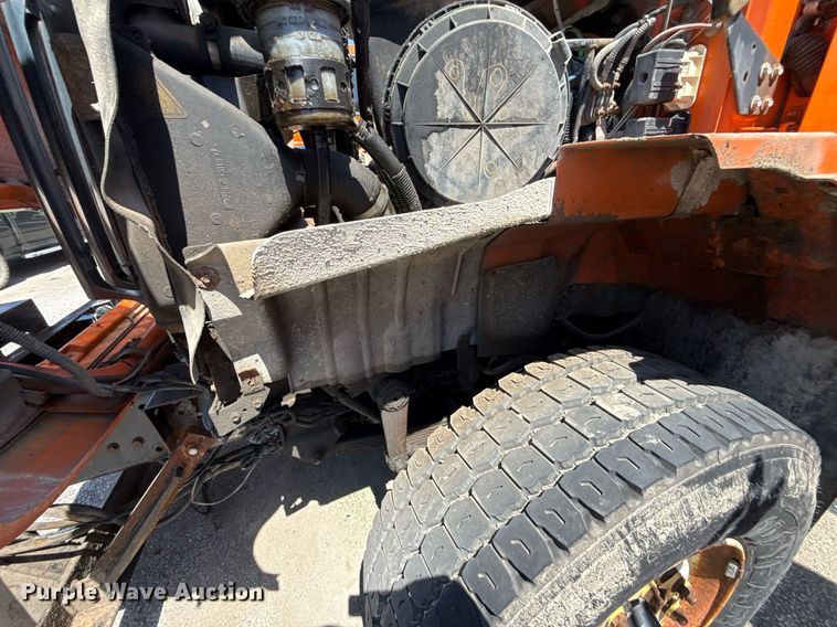 image for item DS4300 2009 International WorkStar 7600 dump truck