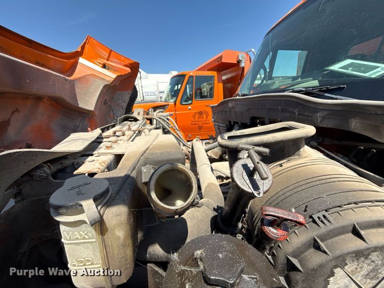 image for item DS4300 2009 International WorkStar 7600 dump truck