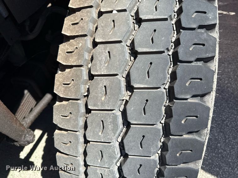 image for item DS4300 2009 International WorkStar 7600 dump truck