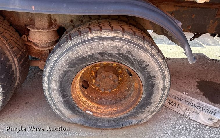 image for item DS4300 2009 International WorkStar 7600 dump truck