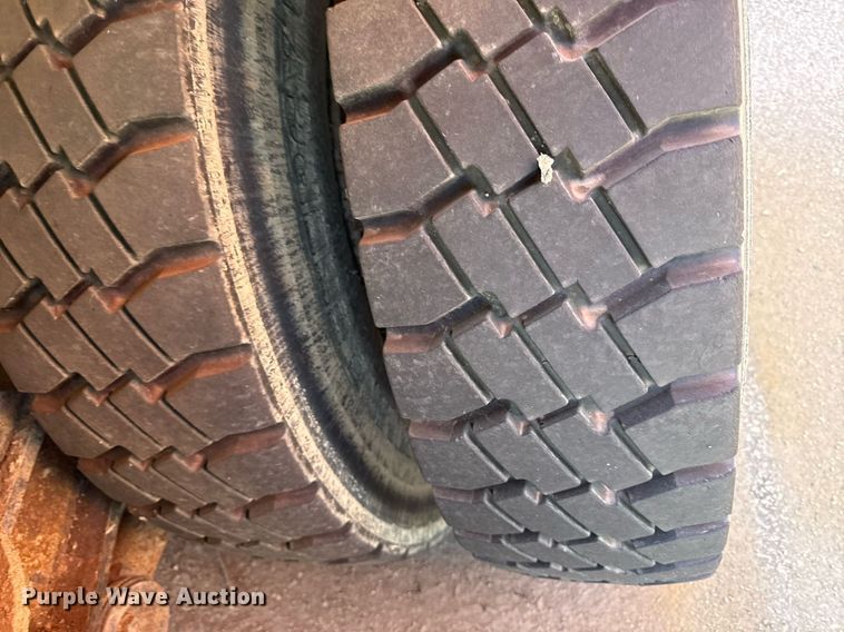 image for item DS4300 2009 International WorkStar 7600 dump truck