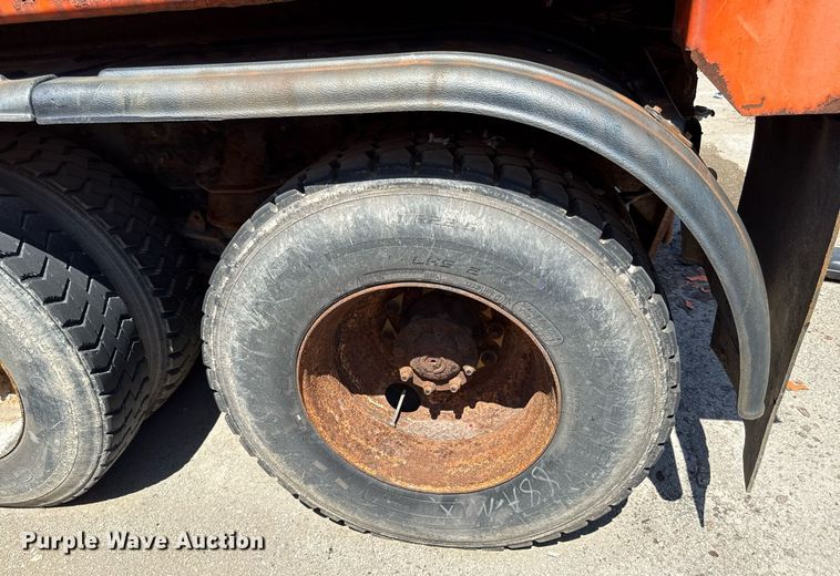 image for item DS4300 2009 International WorkStar 7600 dump truck