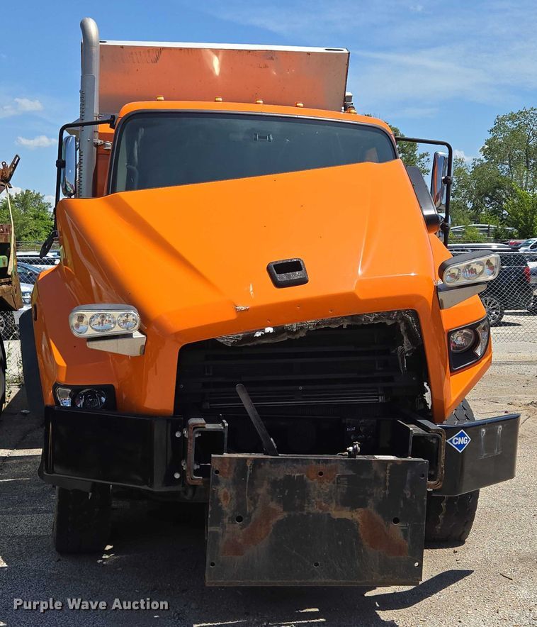 image for item DS4302 2019 Freightliner 114SD dump truck
