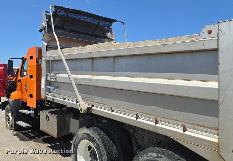 image for item DS4302 2019 Freightliner 114SD dump truck