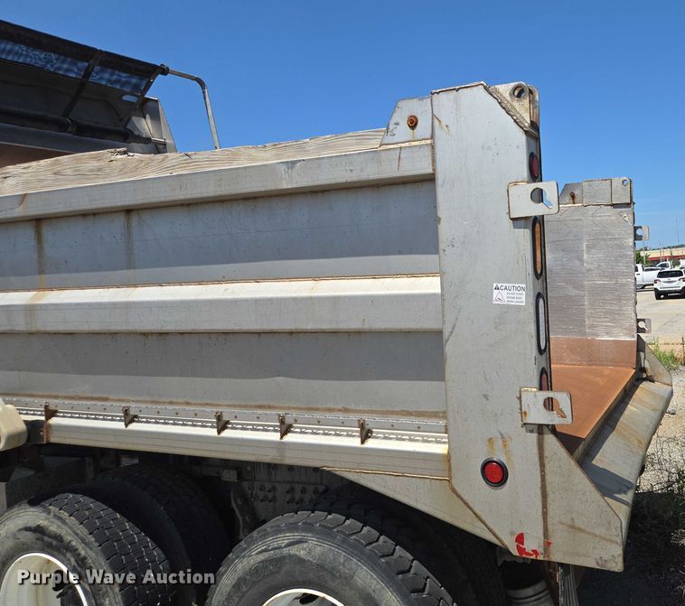 image for item DS4302 2019 Freightliner 114SD dump truck