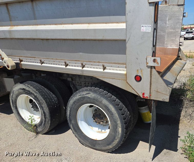 image for item DS4302 2019 Freightliner 114SD dump truck