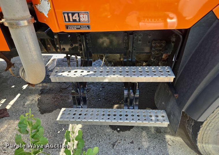 image for item DS4302 2019 Freightliner 114SD dump truck