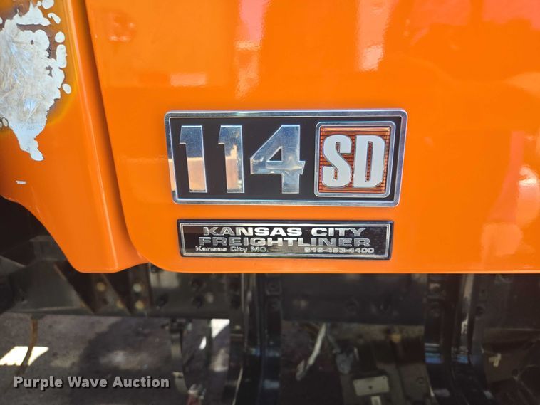 image for item DS4302 2019 Freightliner 114SD dump truck