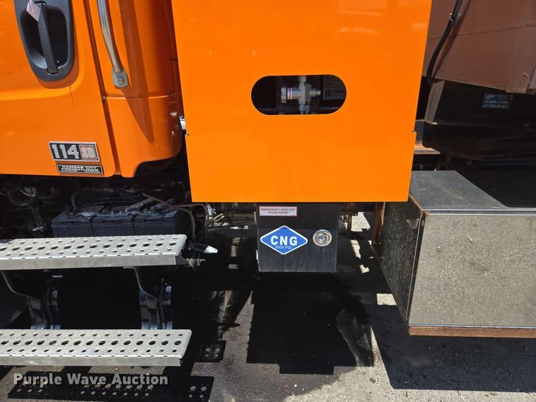 image for item DS4302 2019 Freightliner 114SD dump truck