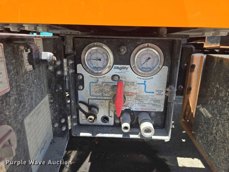 image for item DS4302 2019 Freightliner 114SD dump truck