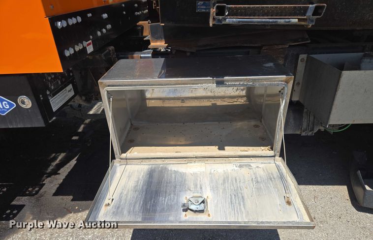 image for item DS4302 2019 Freightliner 114SD dump truck