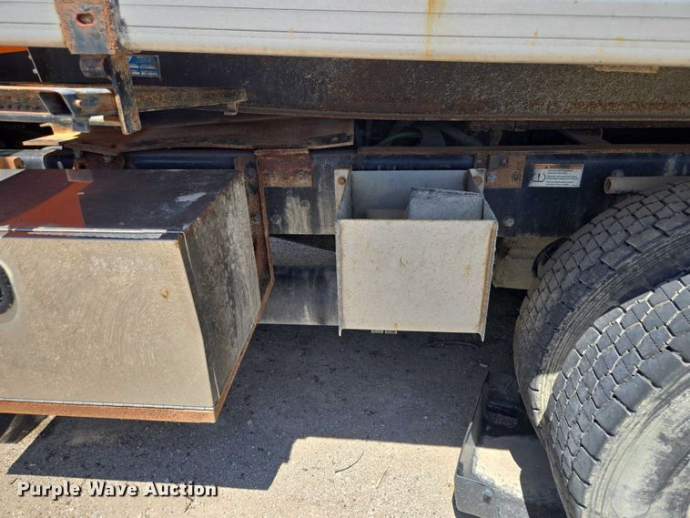 image for item DS4302 2019 Freightliner 114SD dump truck