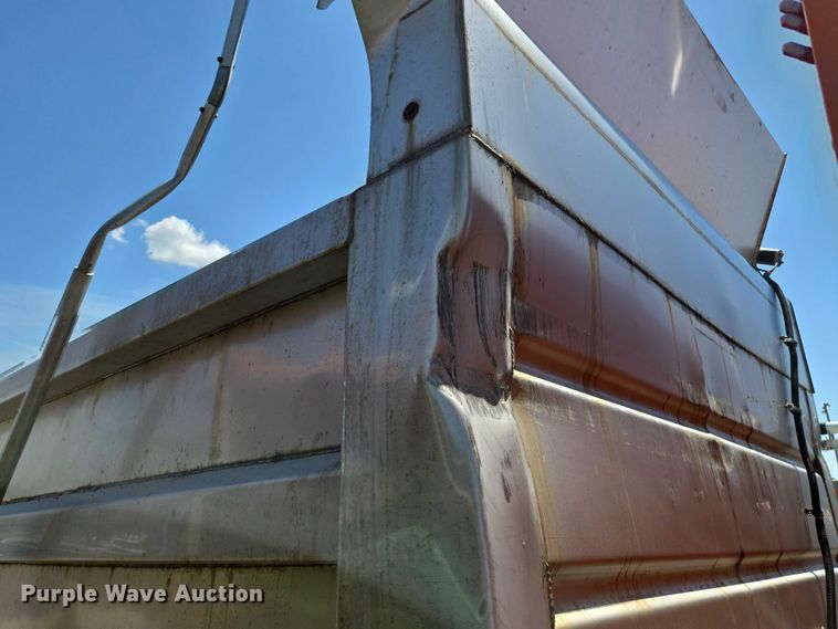 image for item DS4302 2019 Freightliner 114SD dump truck