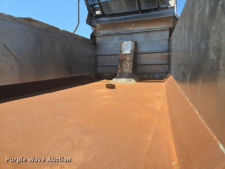 image for item DS4302 2019 Freightliner 114SD dump truck