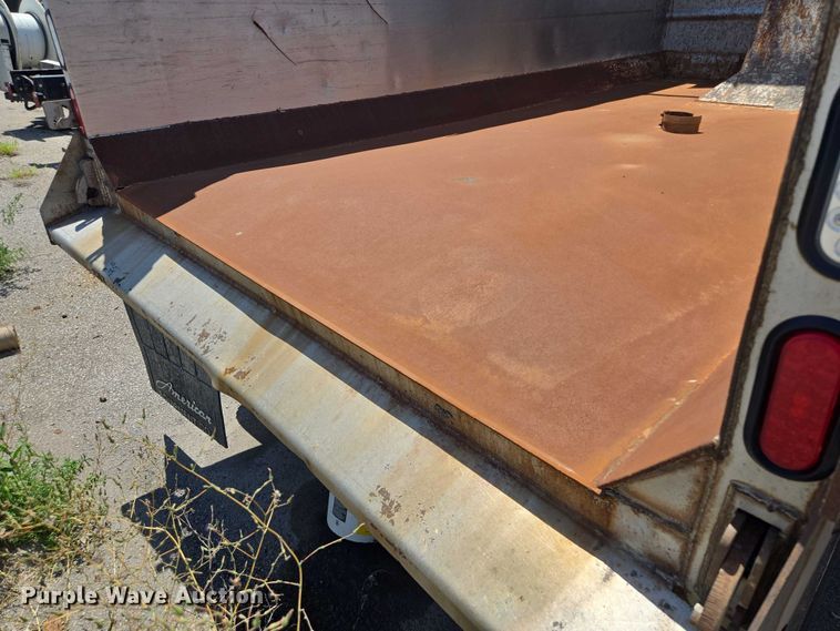 image for item DS4302 2019 Freightliner 114SD dump truck