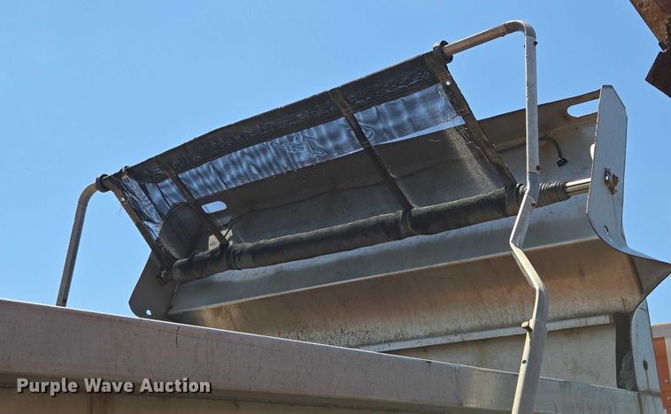 image for item DS4302 2019 Freightliner 114SD dump truck