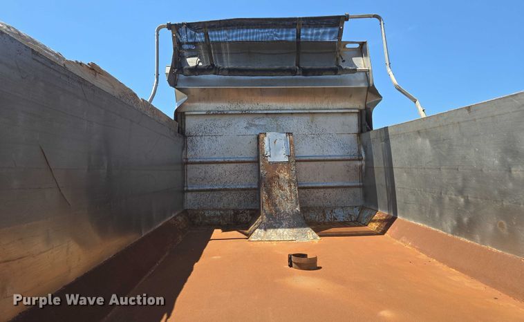 image for item DS4302 2019 Freightliner 114SD dump truck