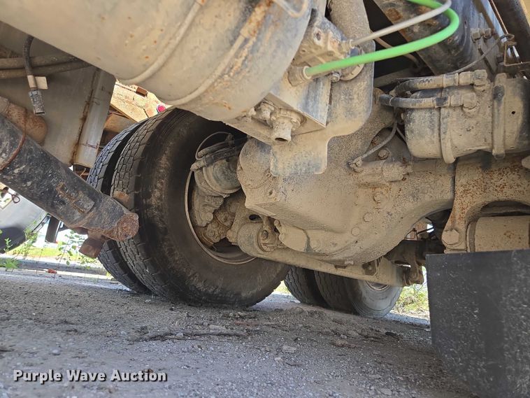 image for item DS4302 2019 Freightliner 114SD dump truck