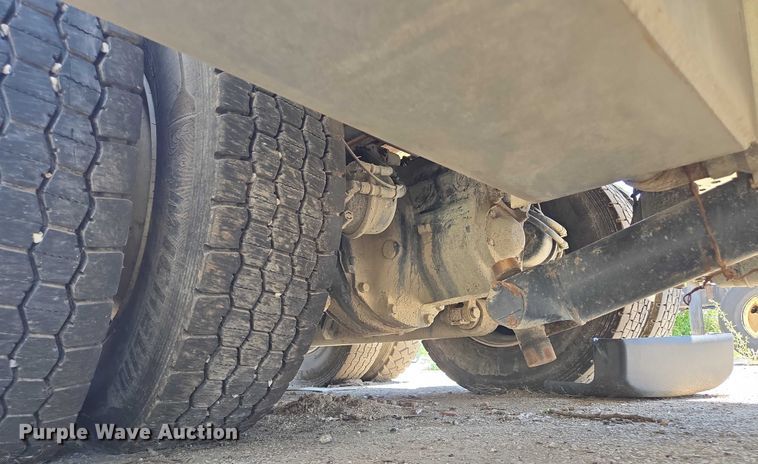 image for item DS4302 2019 Freightliner 114SD dump truck